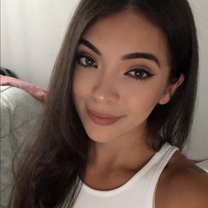 Meet your Posher, Vivian